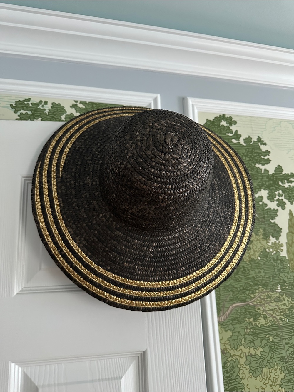 🎩 RARE Vintage Betmar MADE IN ITALY Sun Hat ⚜️ Gold Trim Black Straw